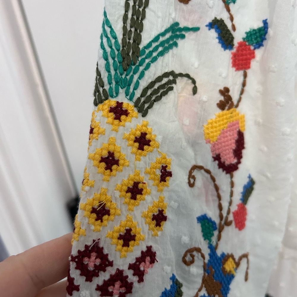 Farm Rio Embroidered White Boho Tunic Dress with Colorful Parrot Motifs small - Picture 6 of 7